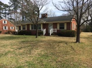 909 S 1st St, Smithfield, NC 27577