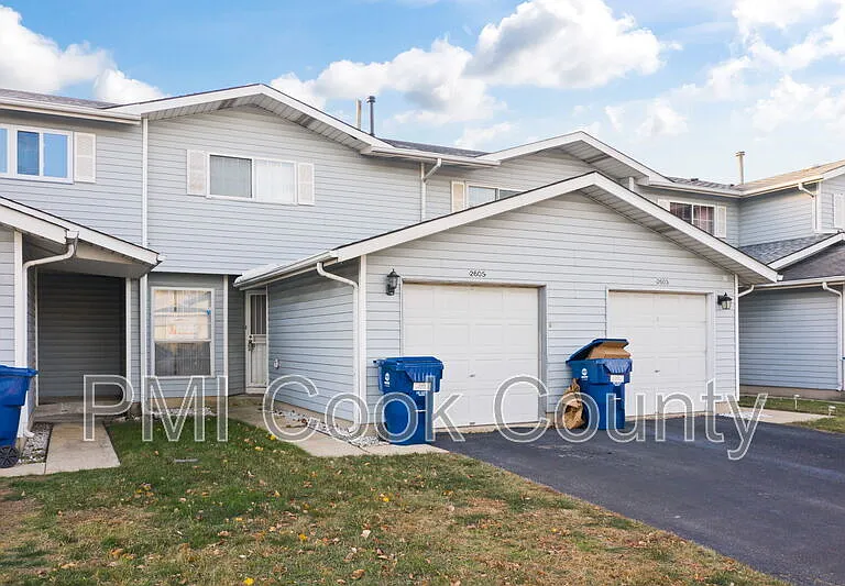 2605 E Martha Pl — Photo 1