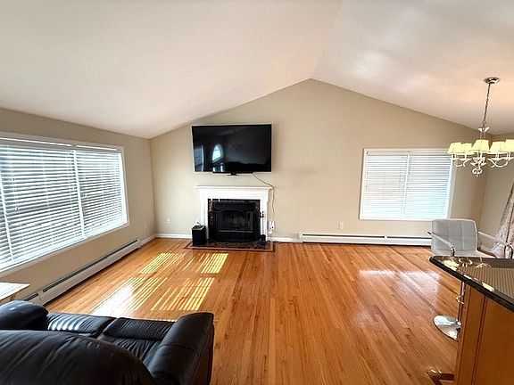 3rd image of 12 Sherwood Rd