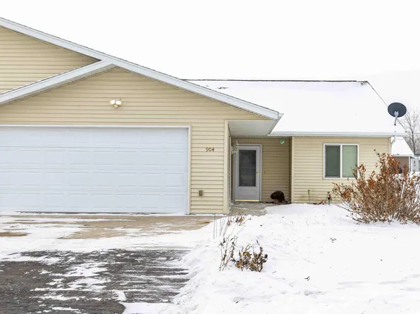 904 Maplewood Dr SE, Pelican Rapids, MN 56572