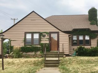 709 W 5th St, Yankton, SD 57078