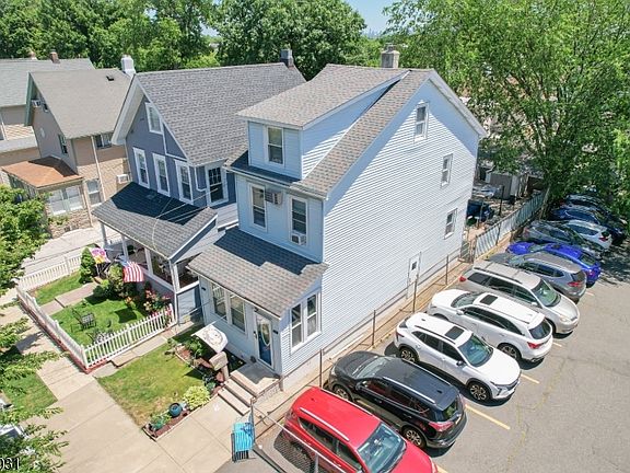 2nd image of 150 Beech St