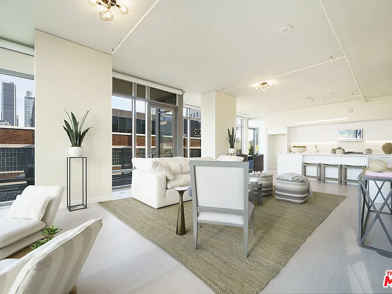 1100 S Hope St #716 — Photo 4