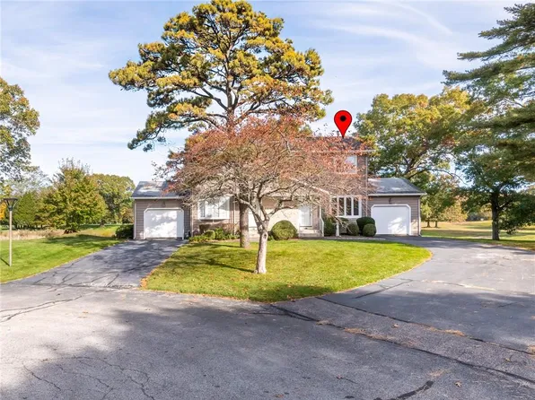 8 Caddy Rock Rd #B, North Kingstown, RI 02852