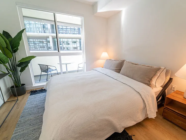 Upper Ivy Residences — Photo 17