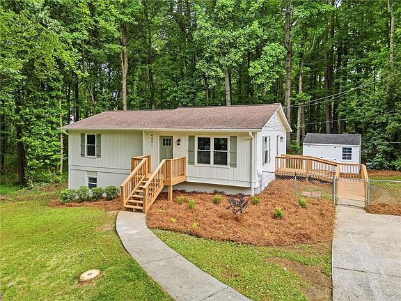 3rd image of 4091 Dustin Dr