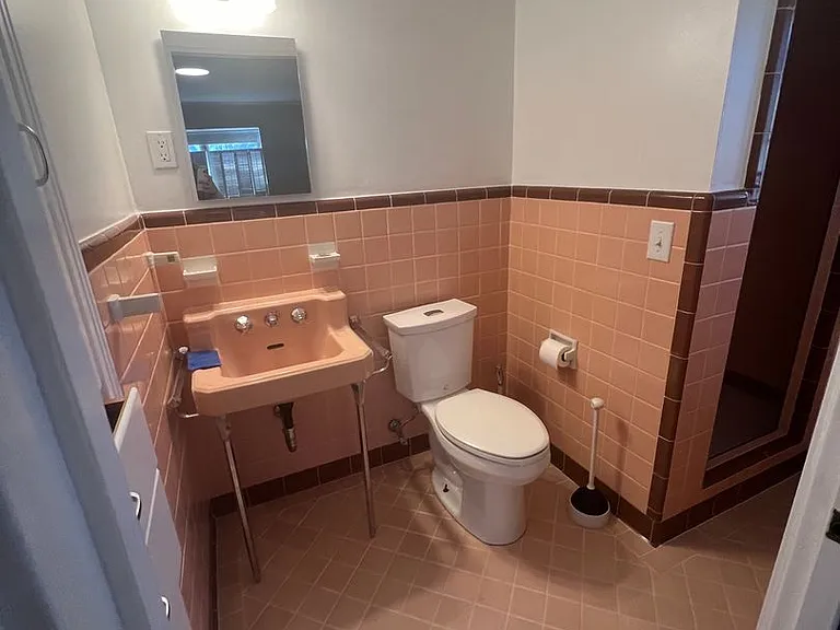 1404 Melrose Dr — Photo 18