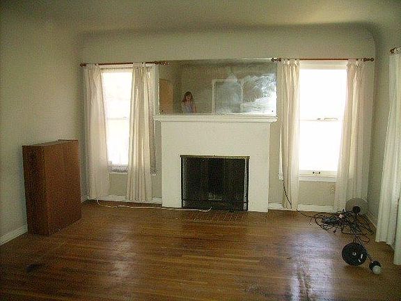 5th image of 547 E Weldon Ave
