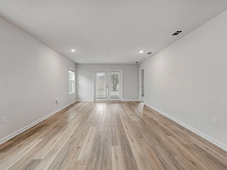 5466 Peach Dr — Photo 12