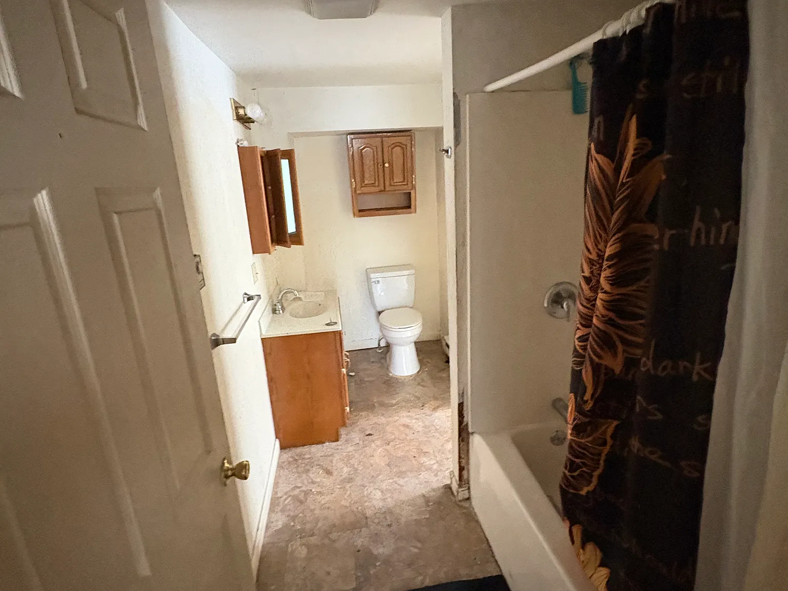 3 bed, 1300 sqft, $1,200 — Photo 1