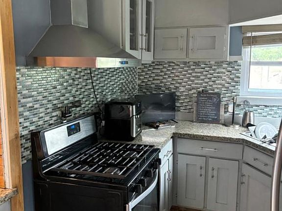 4th image of 6811 Saint Augustine St