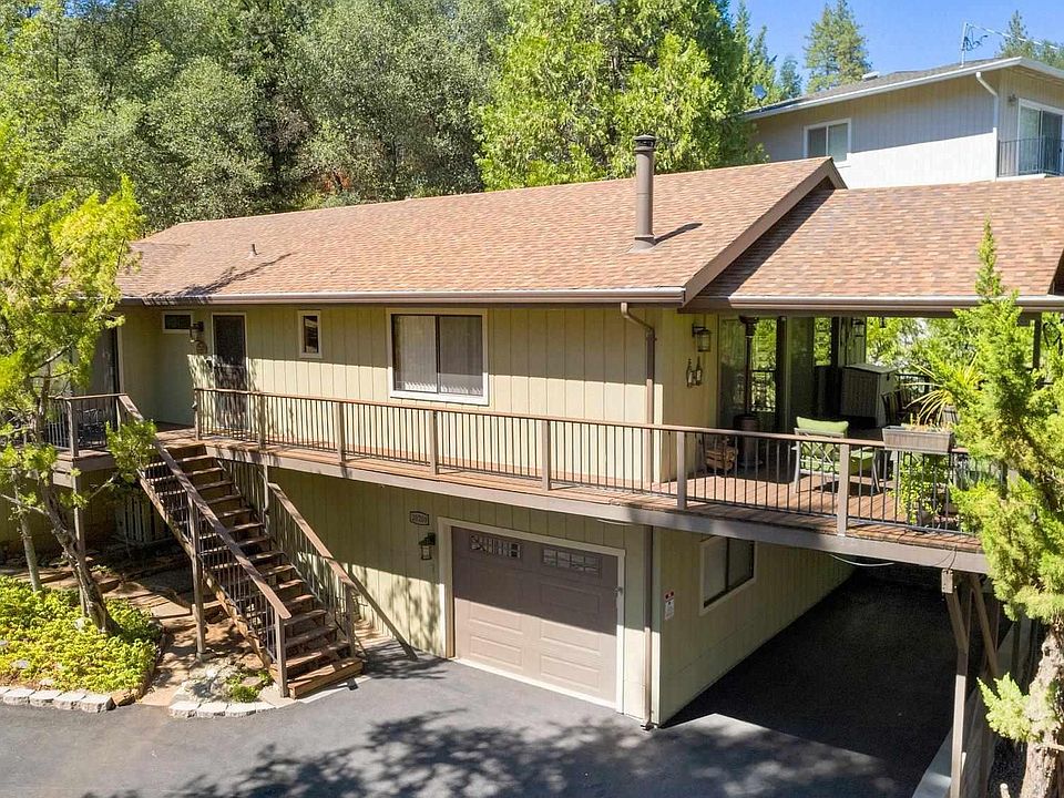 1st image of 20200 Pleasant View Dr