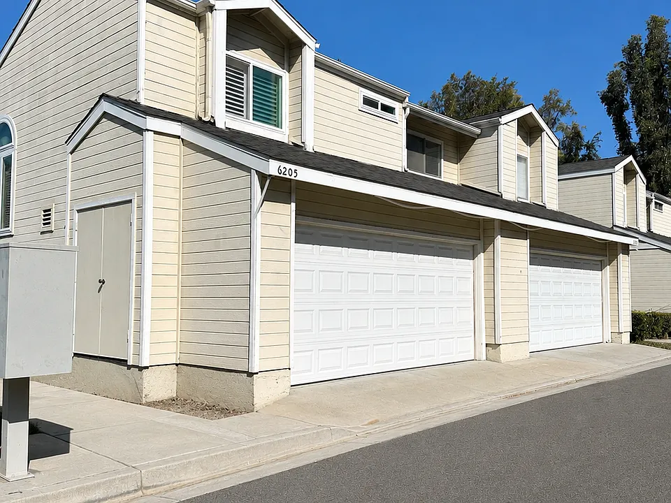 6205 Cape Cod Ln