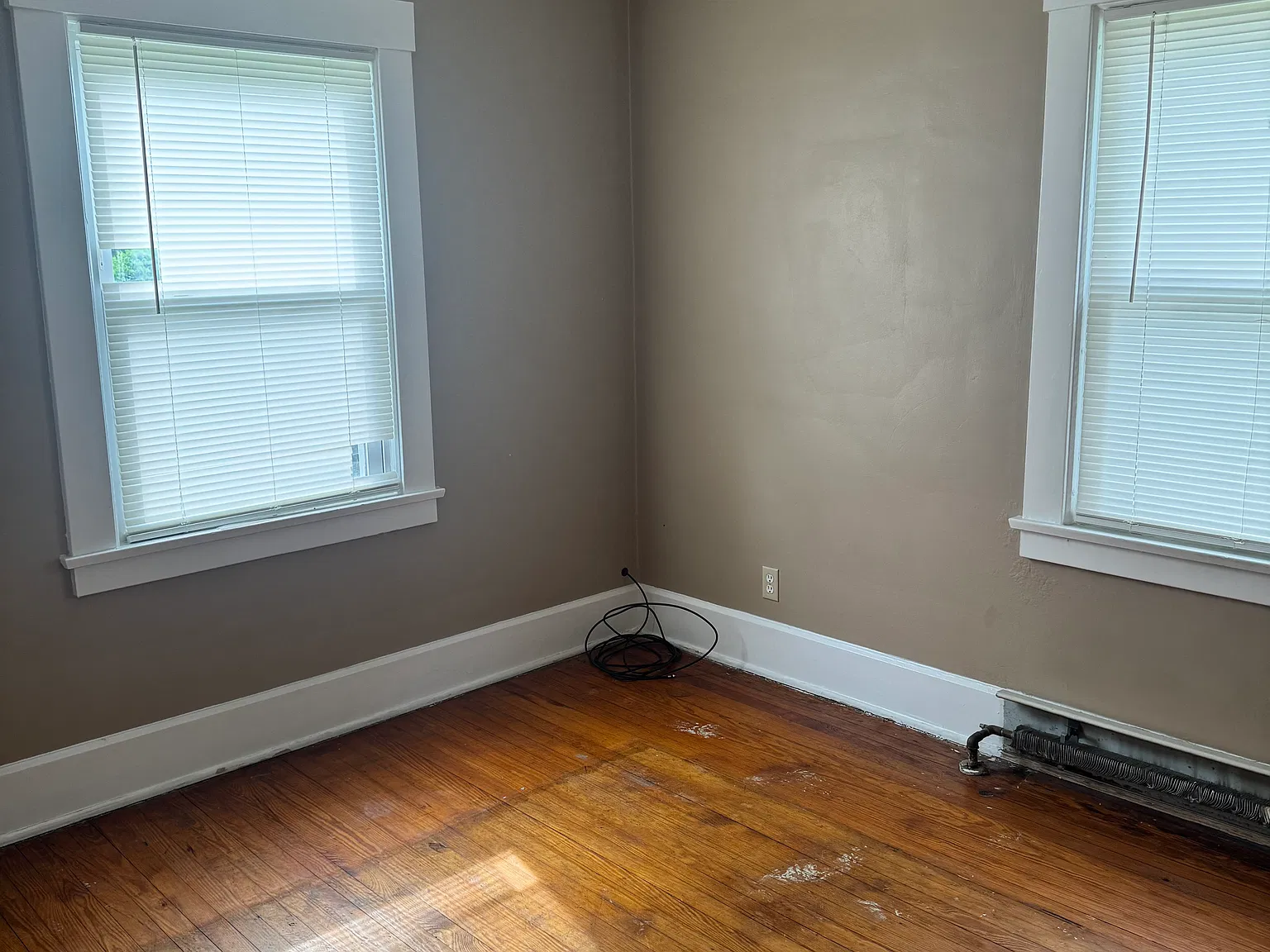 4347 Chester Dr — Photo 3