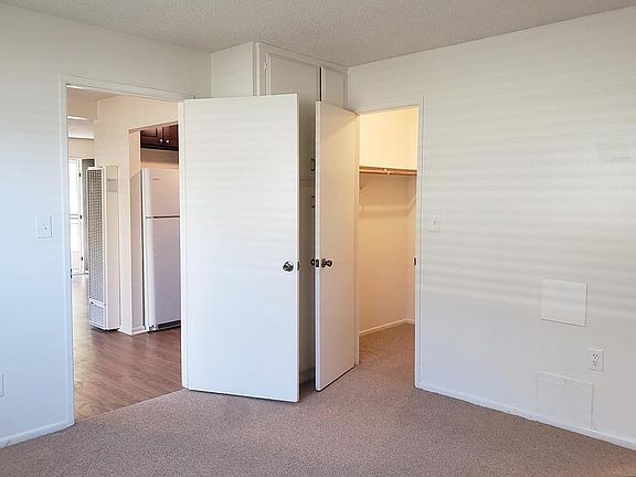 5th image of 1221 De La Vina St Unit B1