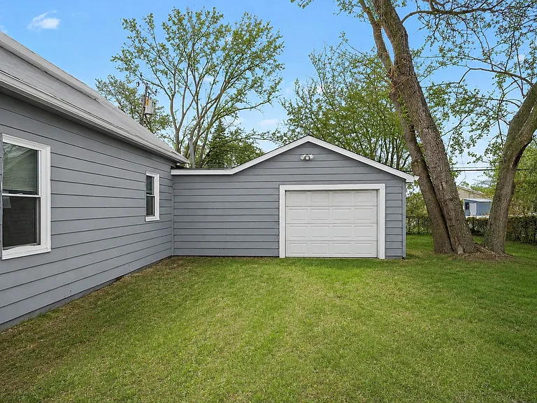 20801 Elroy Ave — Photo 13