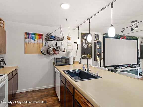 3rd image of 2015 Blake Ave APT 16