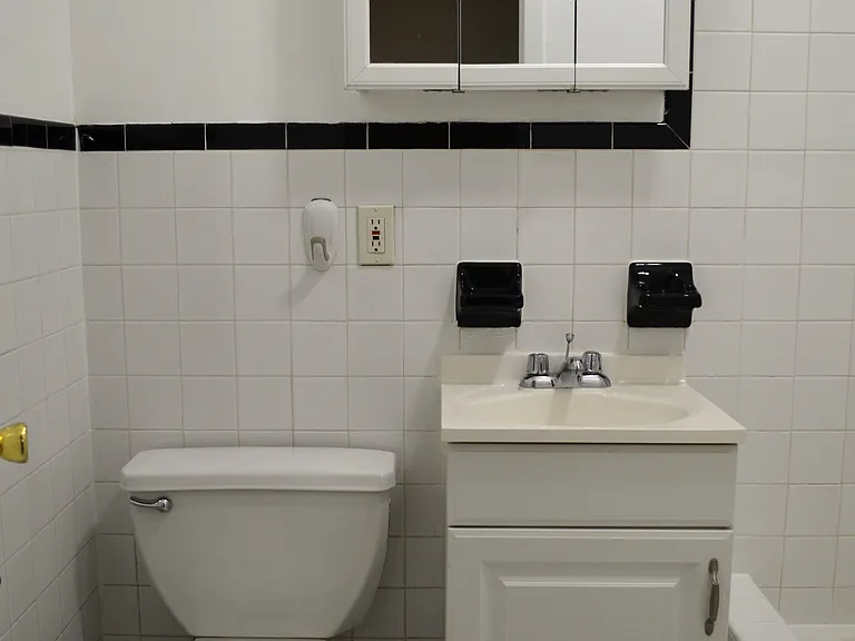 180 Claremont Ave #66 — Photo 6
