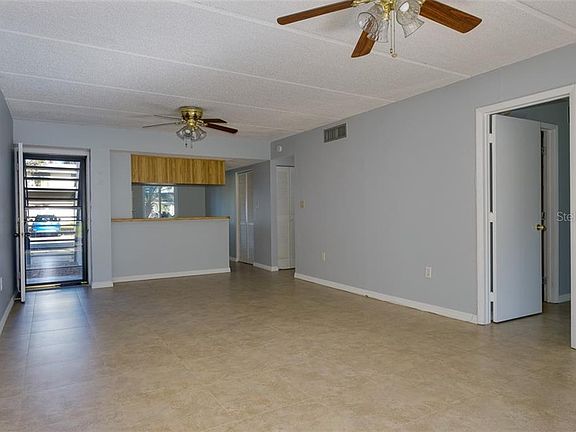 4th image of 201 Cypress Ln #201