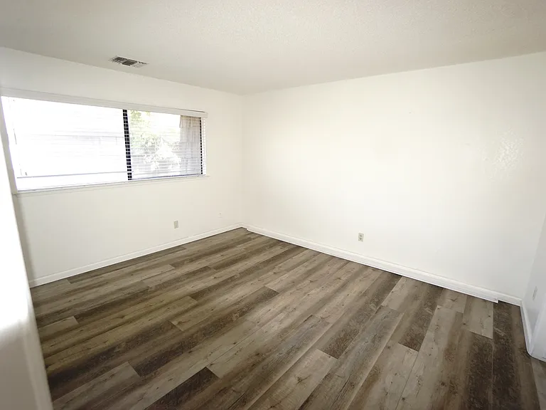 1190 S Winery Ave #245 — Photo 21