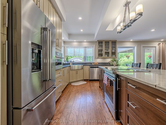 5th image of 395 Carmichael Dr