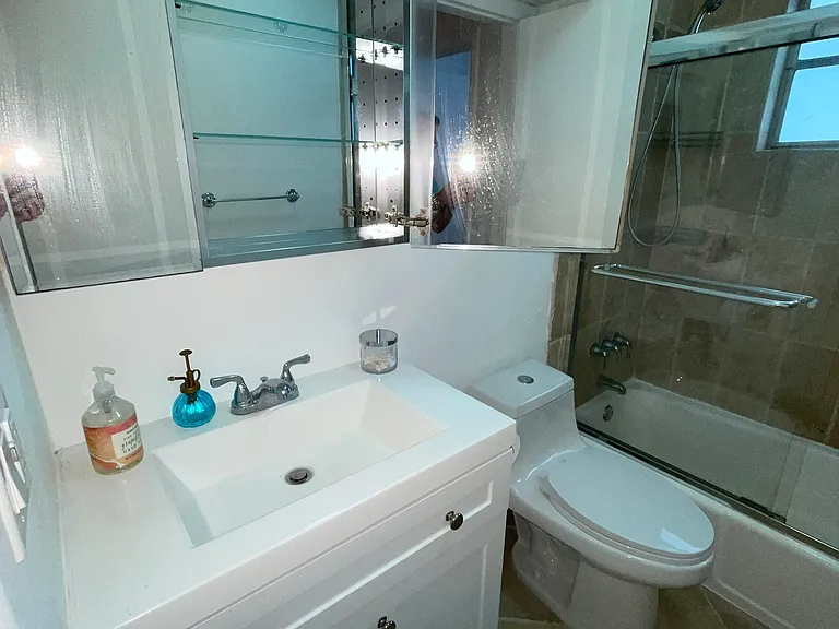 1021 Michigan Ave #7 — Photo 13