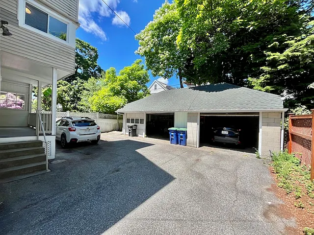 24 Burnham St — Photo 12