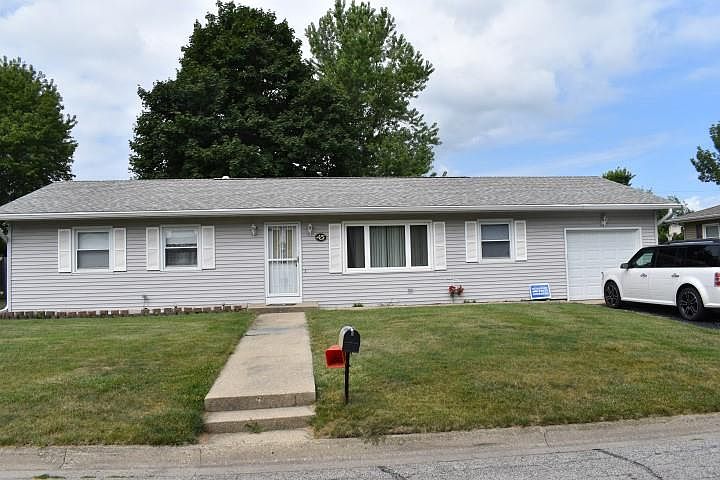 1st image of 45 Oakwood Dr