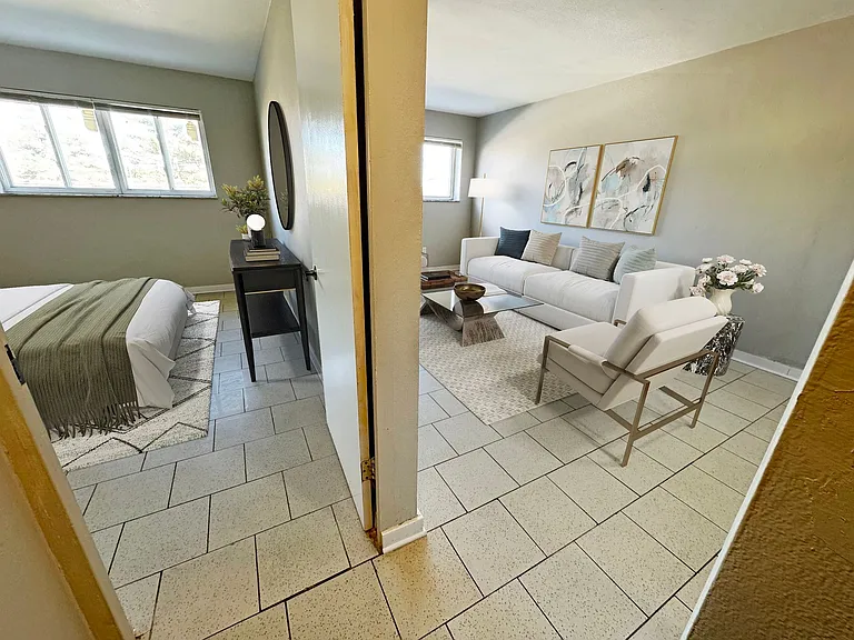 4192 Meramec St — Photo 4