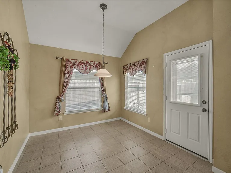 18930 Magnolia Arbor Ln — Photo 14