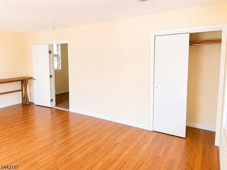 316 Clifton Ave — Photo 13