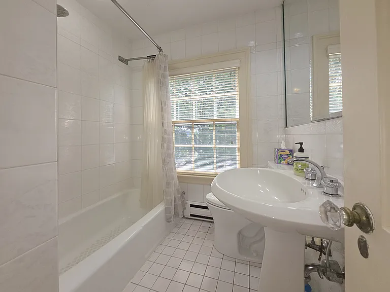 11 Alden Ave — Photo 31