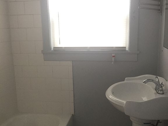 3rd image of 40 Belmont Avenue # Fl 1ST