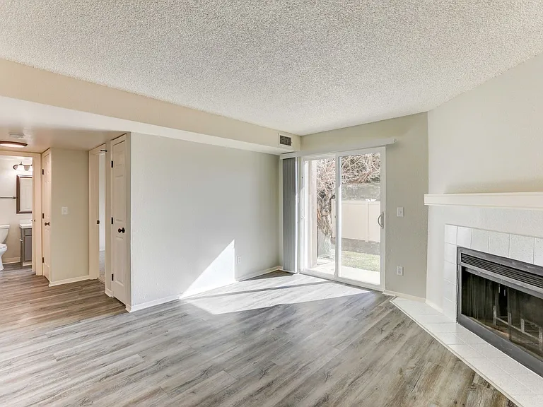 Dover Commons Apartments — Photo 13