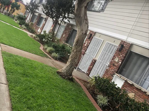 Gilbert Terrace Townhomes, 1201 S Gilbert St #2B-1Ba, Fullerton, CA 92833