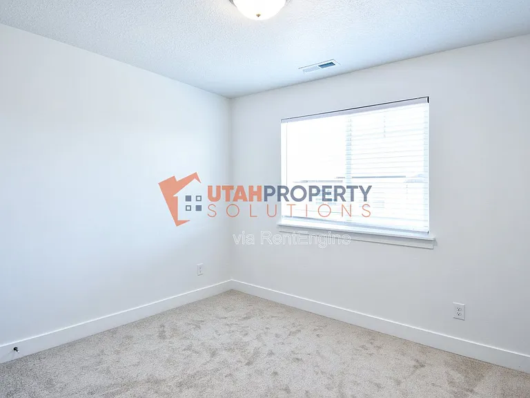 1621 N 3890 W — Photo 18