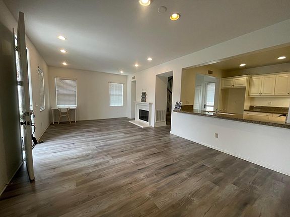 4th image of 3942 E Millcreek Paseo