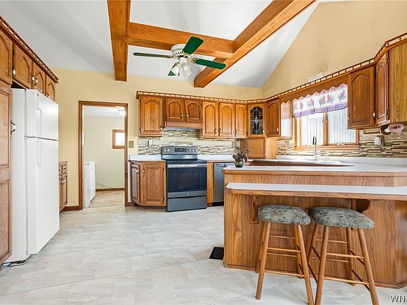 5th image of 6939 Lewiston Rd