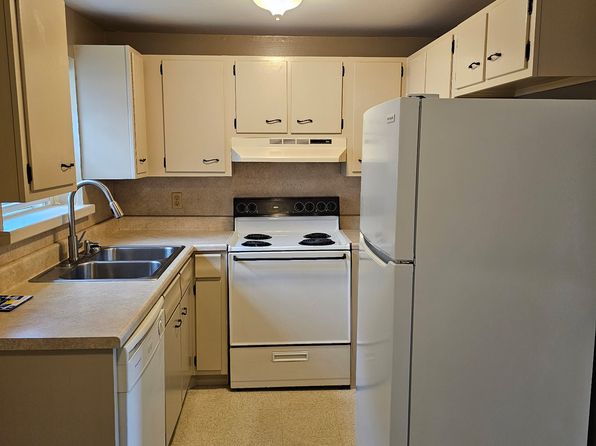 172 Lantern Dr APT 2