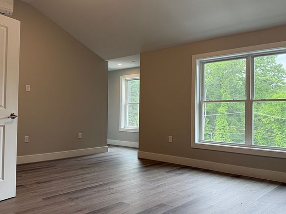 5th image of 251 Sladen St #307