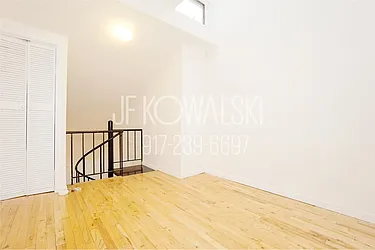 Rented by R New York