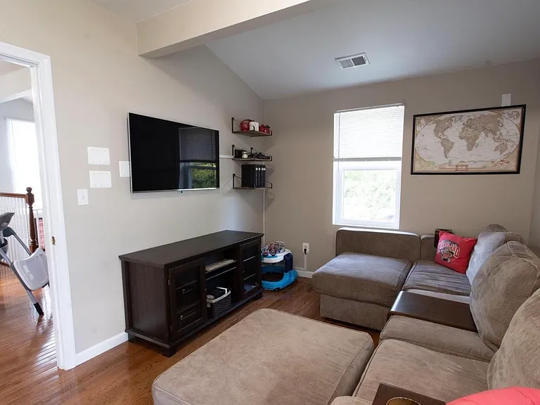 5001 Apache St — Photo 16