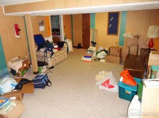 1586 Beverly Ave, Madison Heights, MI 48071