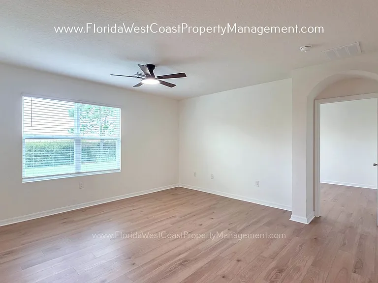 2836 Greenleaf Ter — Photo 9