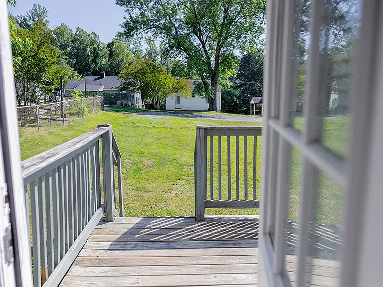511 Blue Ridge St — Photo 5