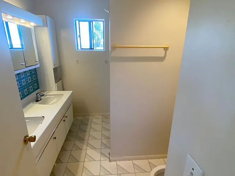 6773 Del Playa Dr — Photo 15