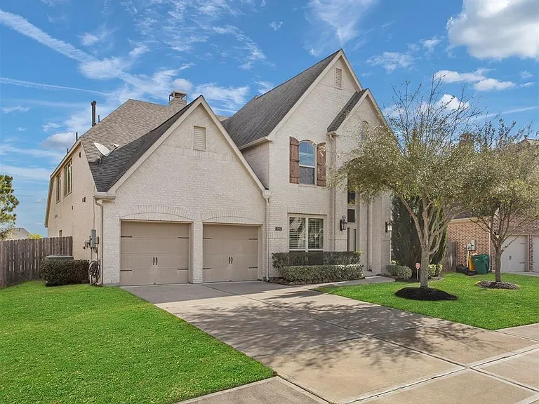 1995 Biscayne Lake Dr — Photo 1