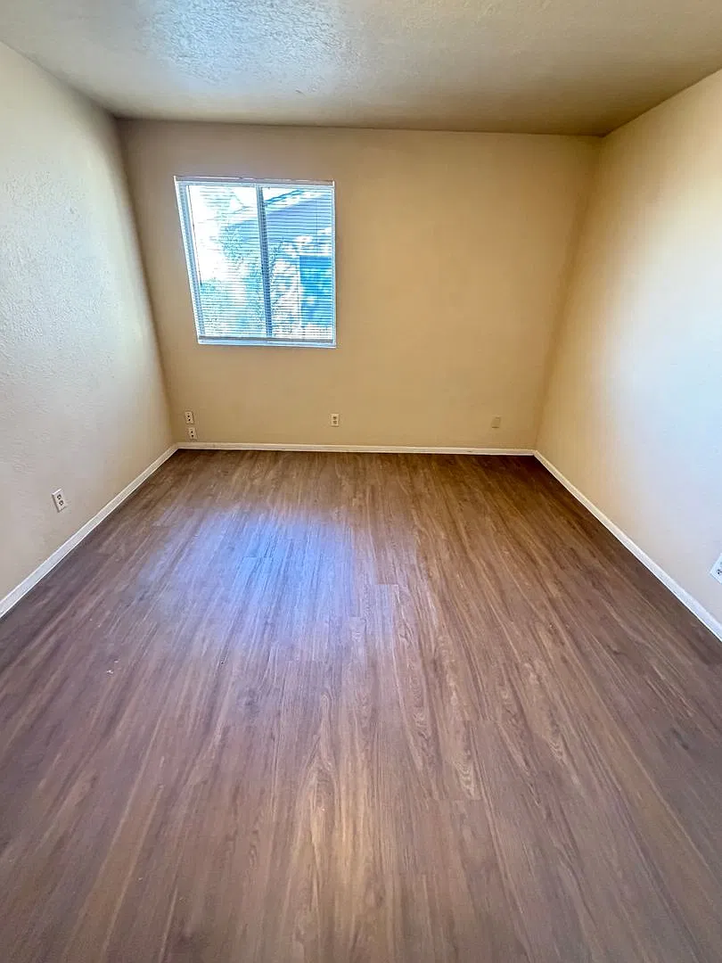 507 Vancouver Road — Photo 3
