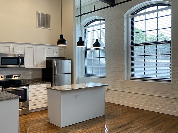 3rd image of 700 Watkins Ave #405691