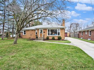 1761 8th St NW, Grand Rapids, MI 49504